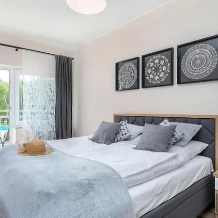 With Swimming Pool, Terrace, Apartamento Pobierowo